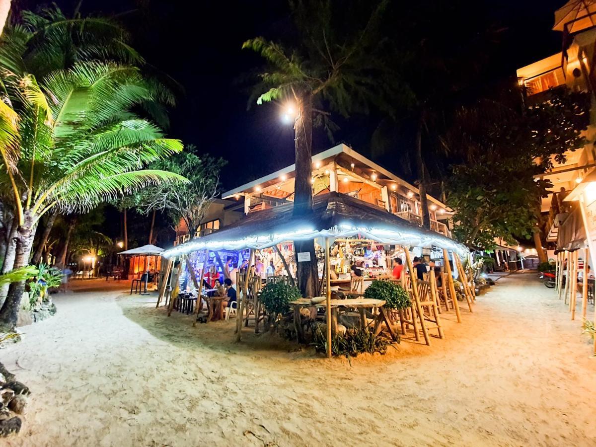 Cocoloco Beach Resort Manoc-Manoc Exterior photo